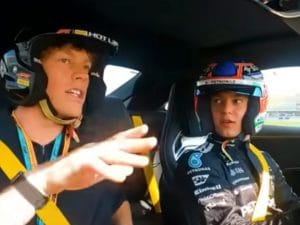 Sinner sballottato nel giro ad alta velocità con Kimi Antonelli, lo riempie di domande: “Mamma mia”