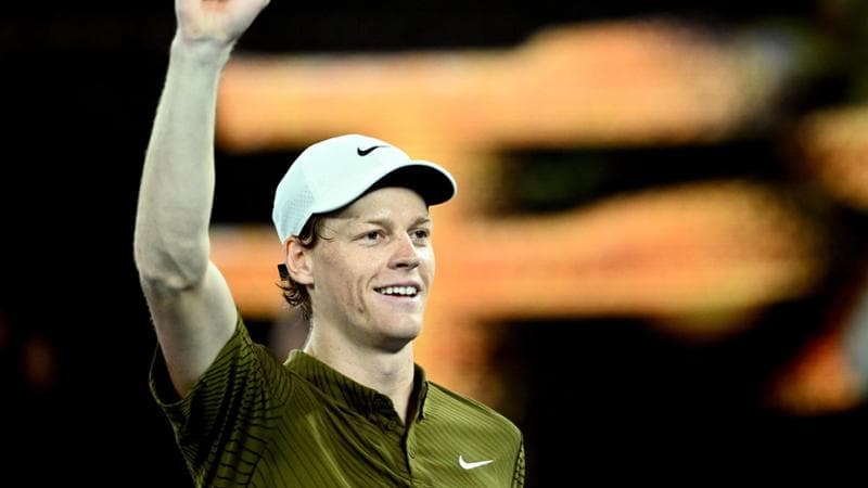 Sinner spazza via Shelton, semifinale a Melbourne contro Djokovic: “Da lui c’è sempre da imparare”