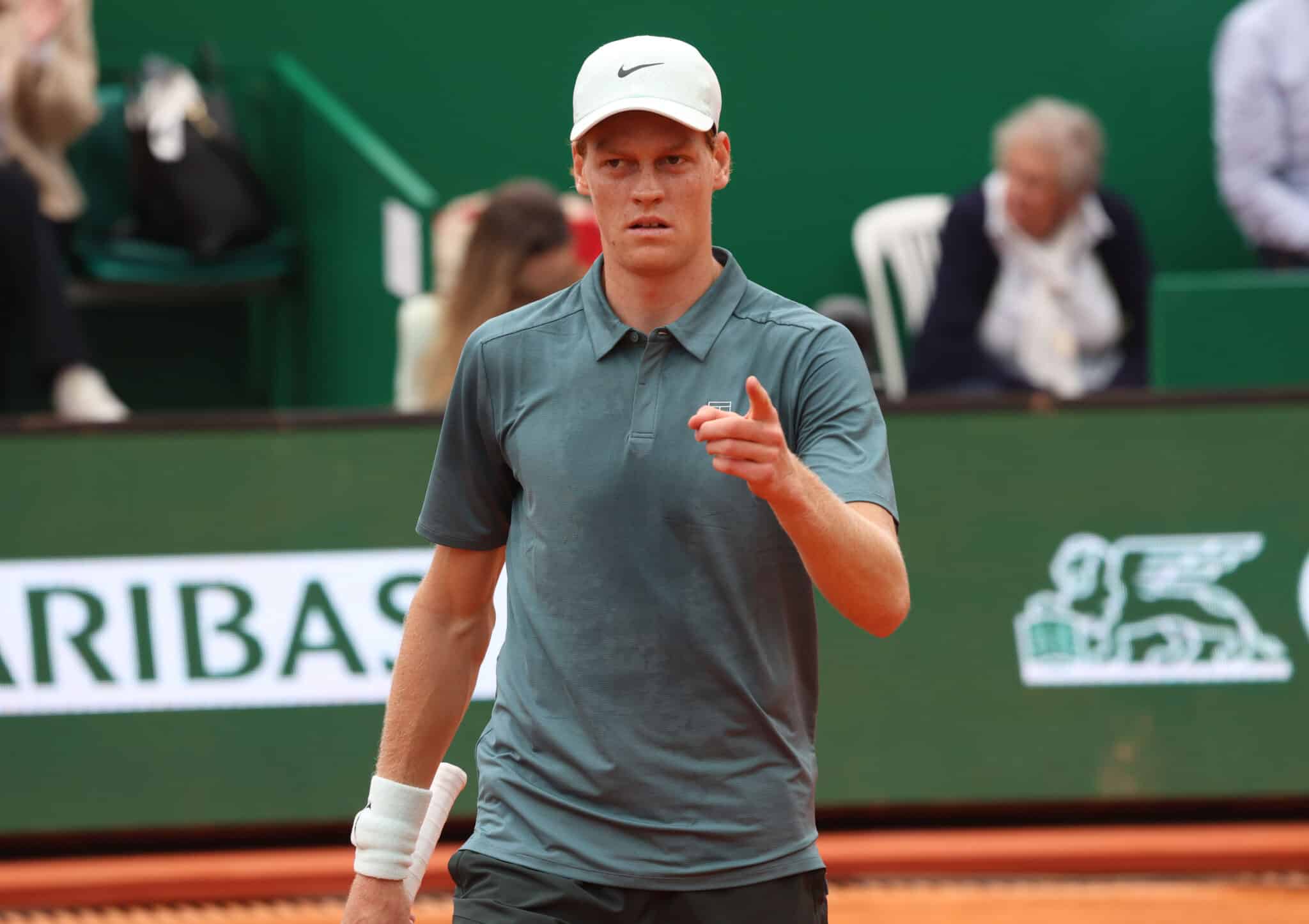 Sinner rischia la sovrapposizione con il derby Roma-Lazio: i club si oppongono al posticipo