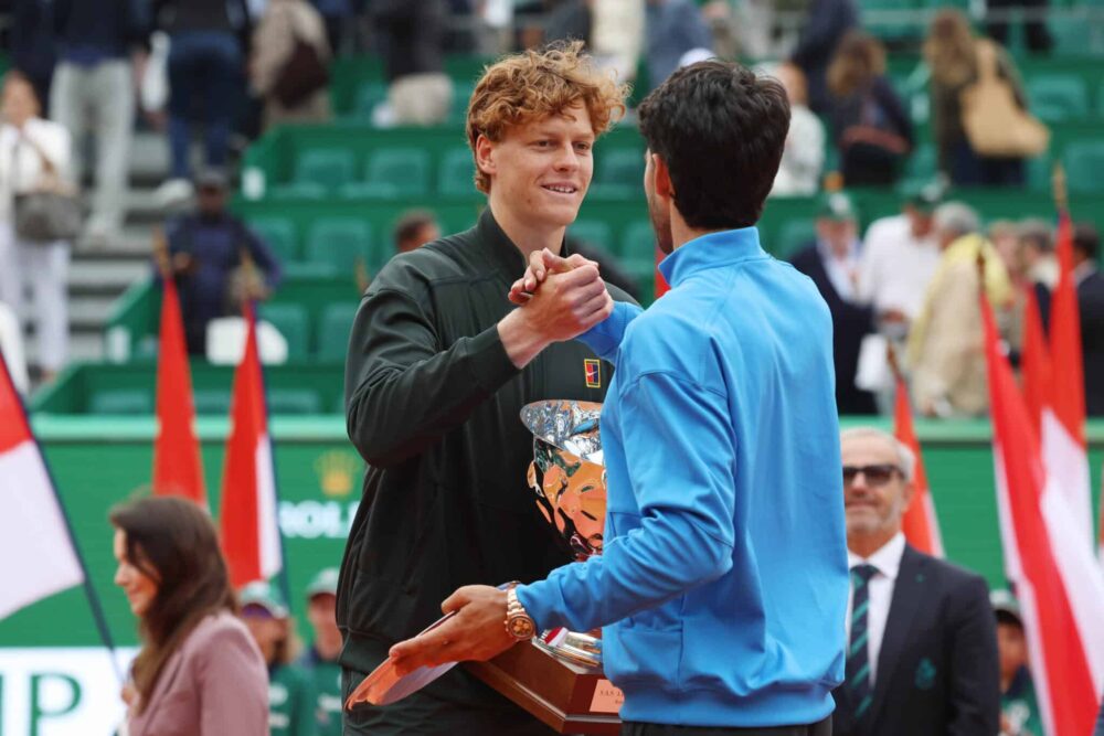 Sinner e Alcaraz: chi sarà il numero uno e le prospettive per la stagione sulla terra rossa